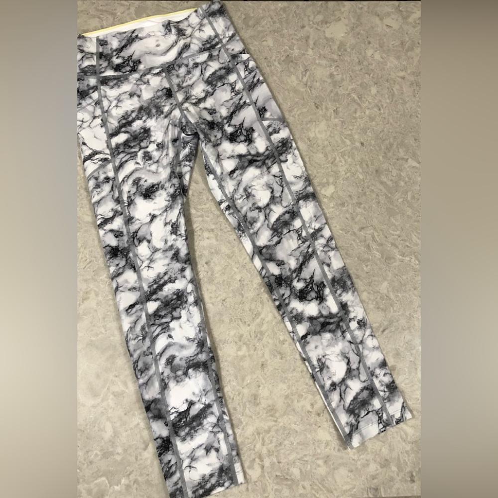 NWOT Calvin Klein Black & White Workout Pants w/ Pockets size S/P